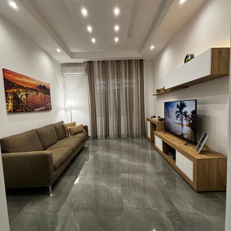 Louis Helen Apartment - Three-Bedroom Apartment - 51