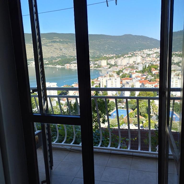 Apartmani Lovor - Apartment with Sea View - 15