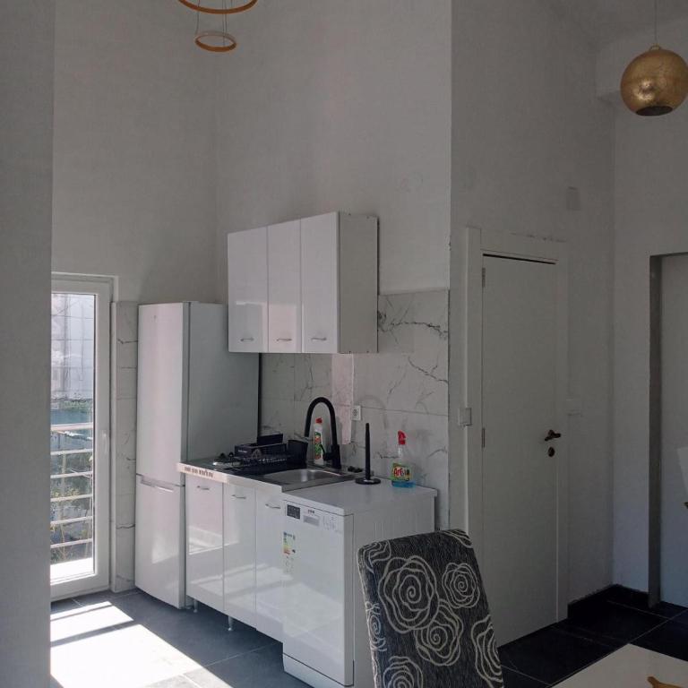 Apartman Bećir - Deluks Dvokrevetna Soba sa Bračnim Krevetom / 2 Zasebna Kreveta i Pogledom na Okean - 2