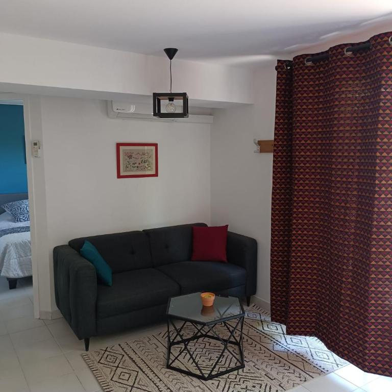 Moon location - One-Bedroom Apartment - 5