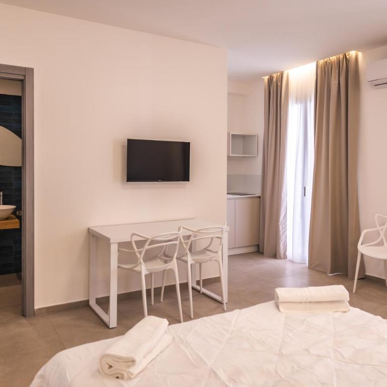 Atena Room - Camera Tripla Basic - 8