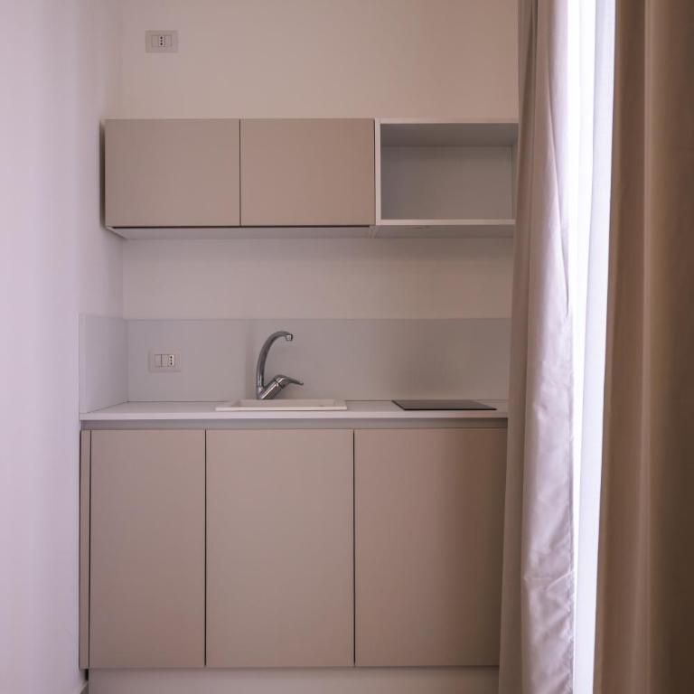 Atena Room - Camera Tripla Basic - 9
