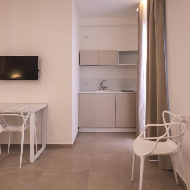 Atena Room - Camera Tripla Basic - 11