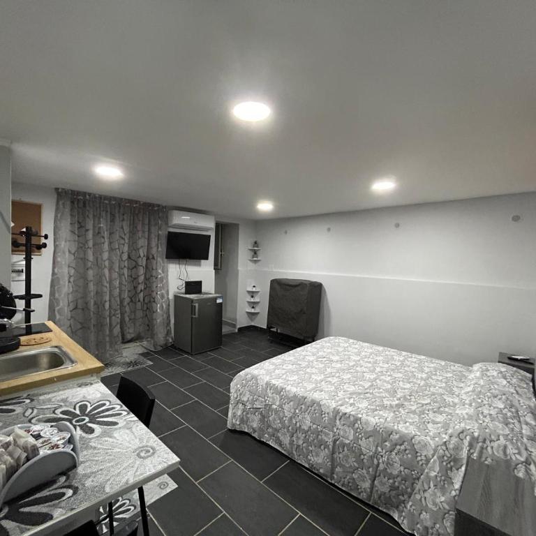Red&Def - One-Bedroom House - 6