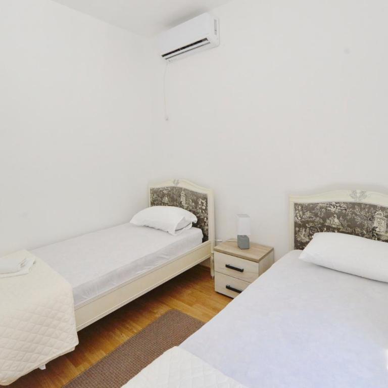 New modern place near seaside VLADAN - One-Bedroom Apartment - 26
