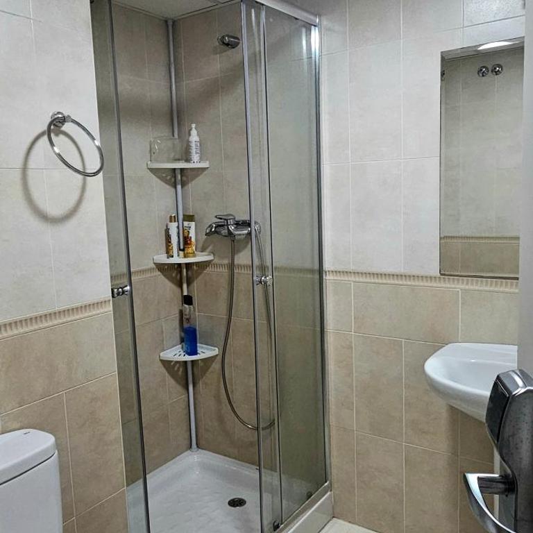 Hostel Residencia Alfil - Habitación Doble con baño privado - 1 o 2 camas - 36