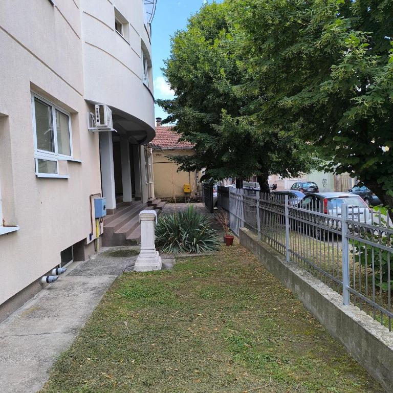 REA APARTMENT - One-Bedroom Apartment - 14