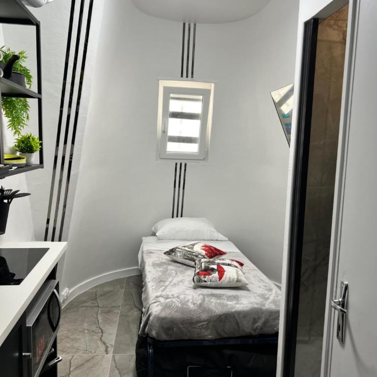 PARIS BASTILLE BERCY GARE DE LYON CHAMBRE CLIMATISEE 9m2 idéal 1 pers ,max 2 pers - Appartement 1 Chambre - 13