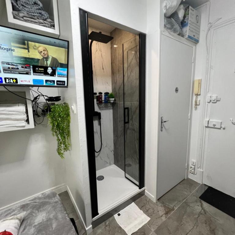 PARIS BASTILLE BERCY GARE DE LYON CHAMBRE CLIMATISEE 9m2 idéal 1 pers ,max 2 pers - Appartement 1 Chambre - 24