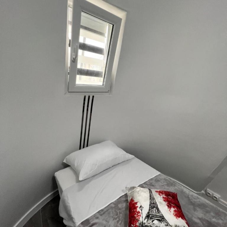 PARIS BASTILLE BERCY GARE DE LYON CHAMBRE CLIMATISEE 9m2 idéal 1 pers ,max 2 pers - Appartement 1 Chambre - 28