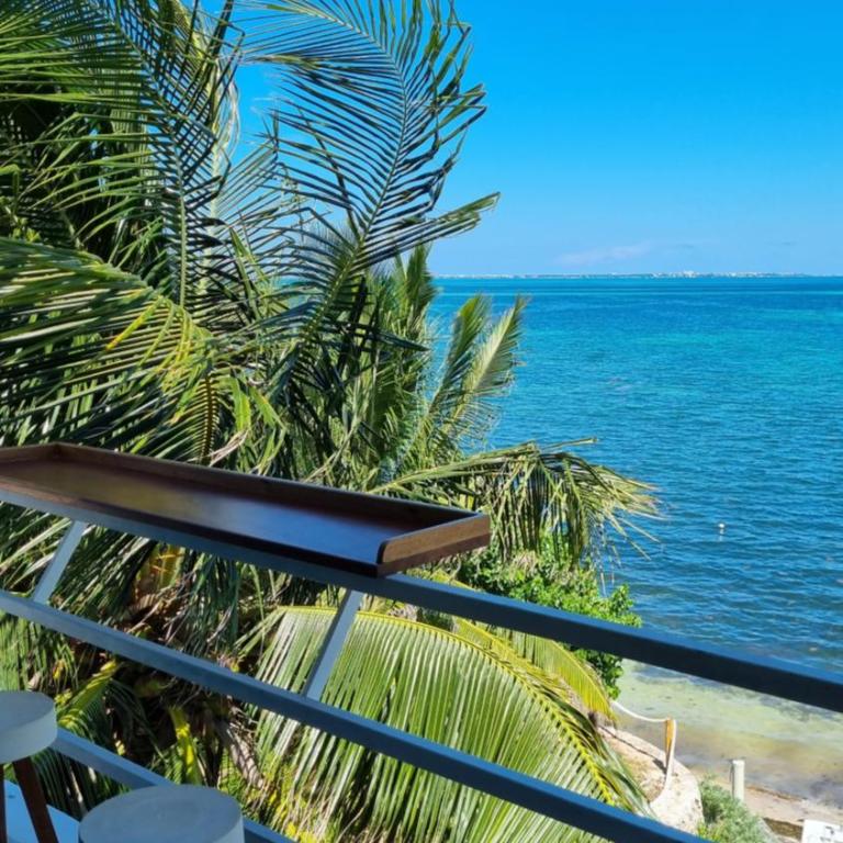 On The Beach Seaside Sunrise Haven 4 Sea View - Three-Bedroom Apartment - 4