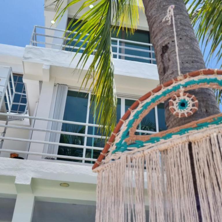 On The Beach Seaside Sunrise Haven 4 Sea View - Three-Bedroom Apartment - 6