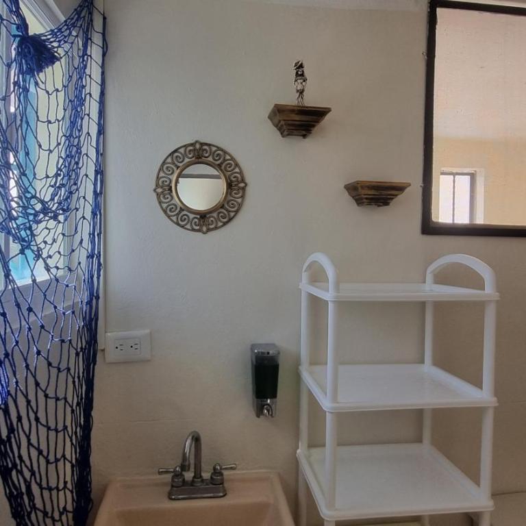 On The Beach Seaside Sunrise Haven 4 Sea View - Three-Bedroom Apartment - 34