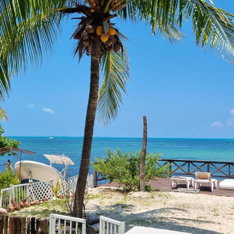 On The Beach Seaside Sunrise Haven 4 Sea View - Three-Bedroom Apartment - 40