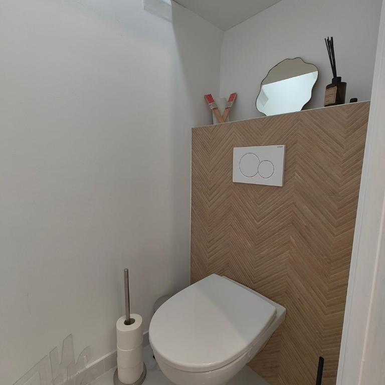 Splendide T2, 200m de la mer, climatisé, parking - Apartamento de 1 dormitorio con balcón y vistas a la montaña - 16