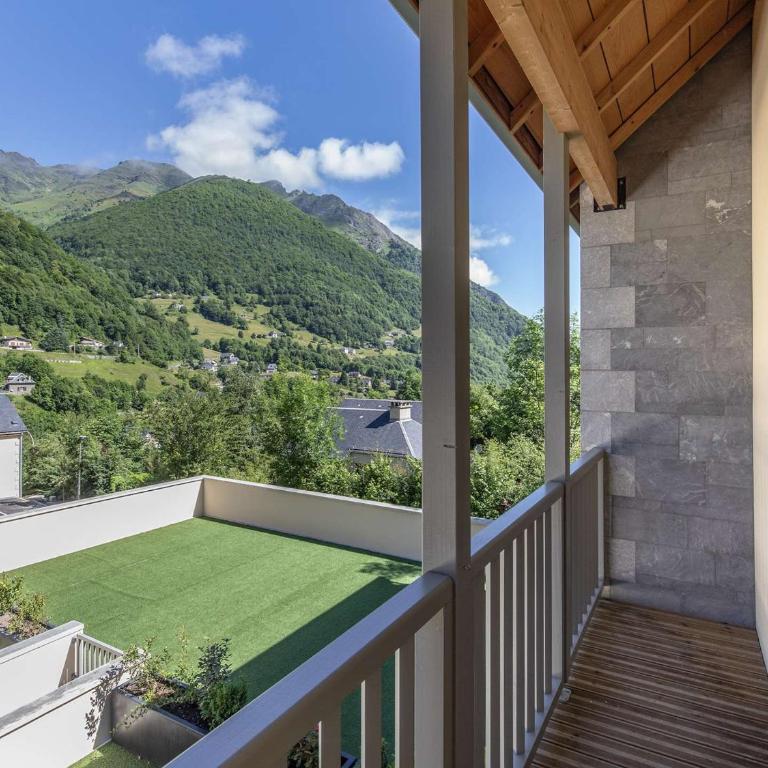 Lodge neuf avec 3 chambres, terrasse et parking, à 5 min du centre de Cauterets - FR-1-401-298 - Apartment - 1