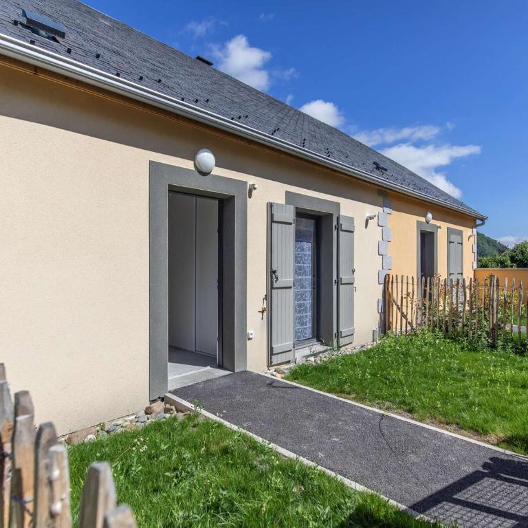 Lodge neuf avec 3 chambres, terrasse et parking, à 5 min du centre de Cauterets - FR-1-401-298 - Apartment - 2