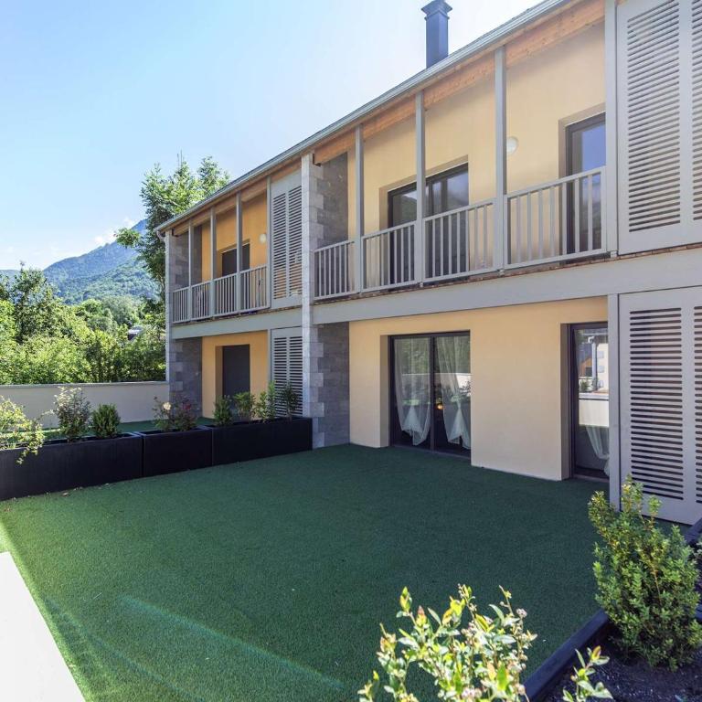 Lodge neuf avec 3 chambres, terrasse et parking, à 5 min du centre de Cauterets - FR-1-401-298 - Apartment - 20