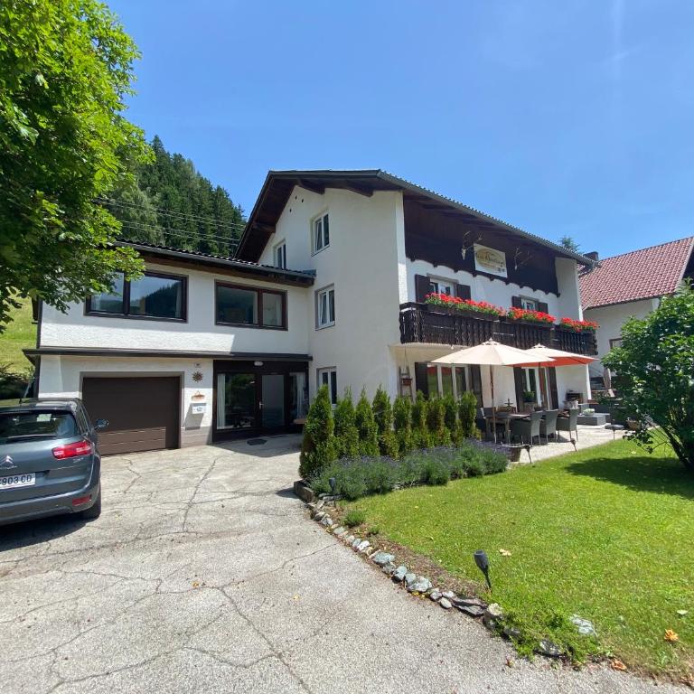 Haus Alpentraum - Apartment mit Balkon - 1