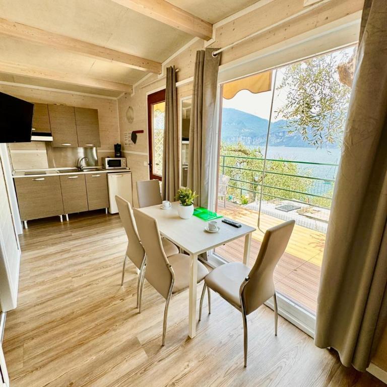 Monja Camping Village - Bungalow con 2 Camere da Letto - 1