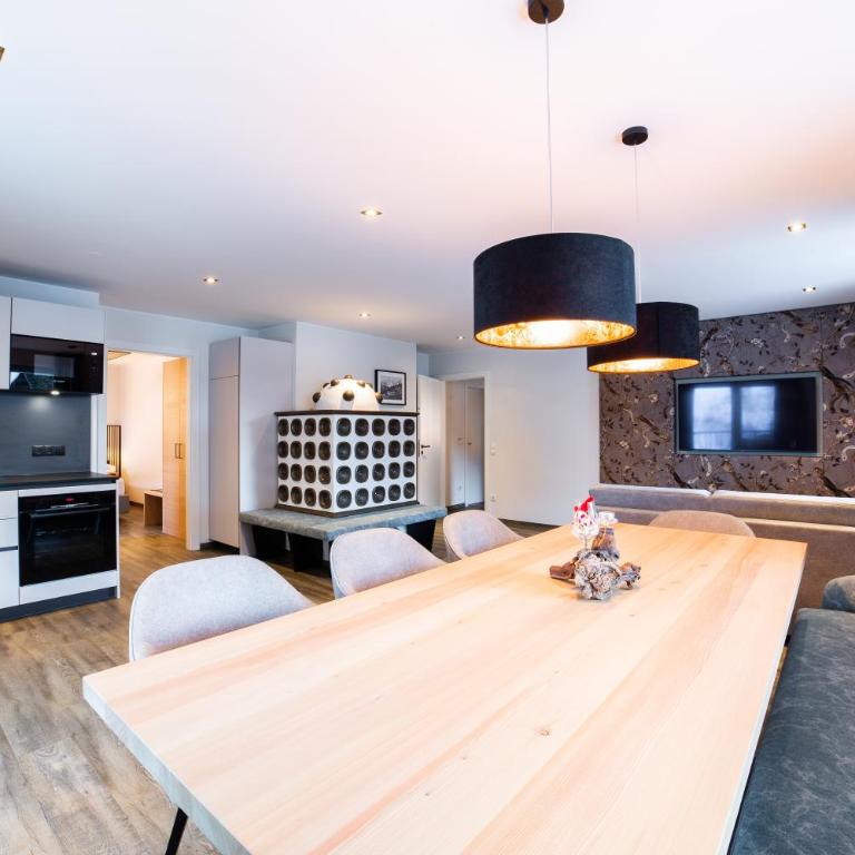 Hotel Alpenblick - Apartment mit 3 Schlafzimmern und Bad - 2
