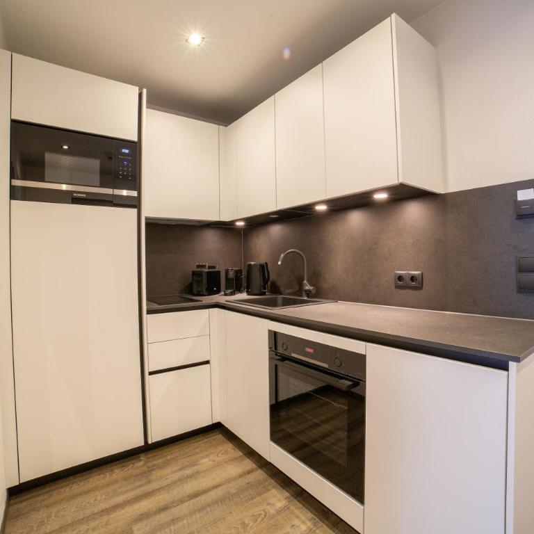 Hotel Alpenblick - Apartment mit 1 Schlafzimmer, Balkon und Bergblick - 2