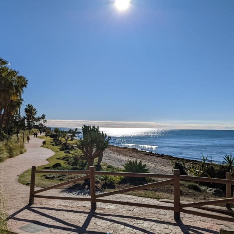 Seaside View Apartment - Two-Bedroom Apartment - 16