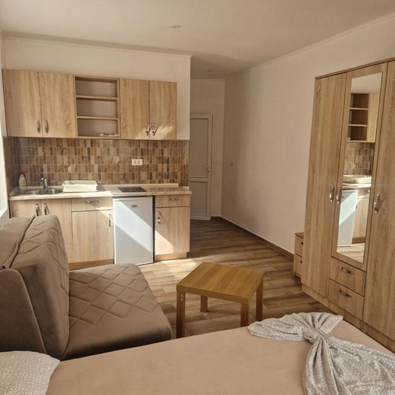 Apartmani Sijaric - Apartment with Mountain View - 4