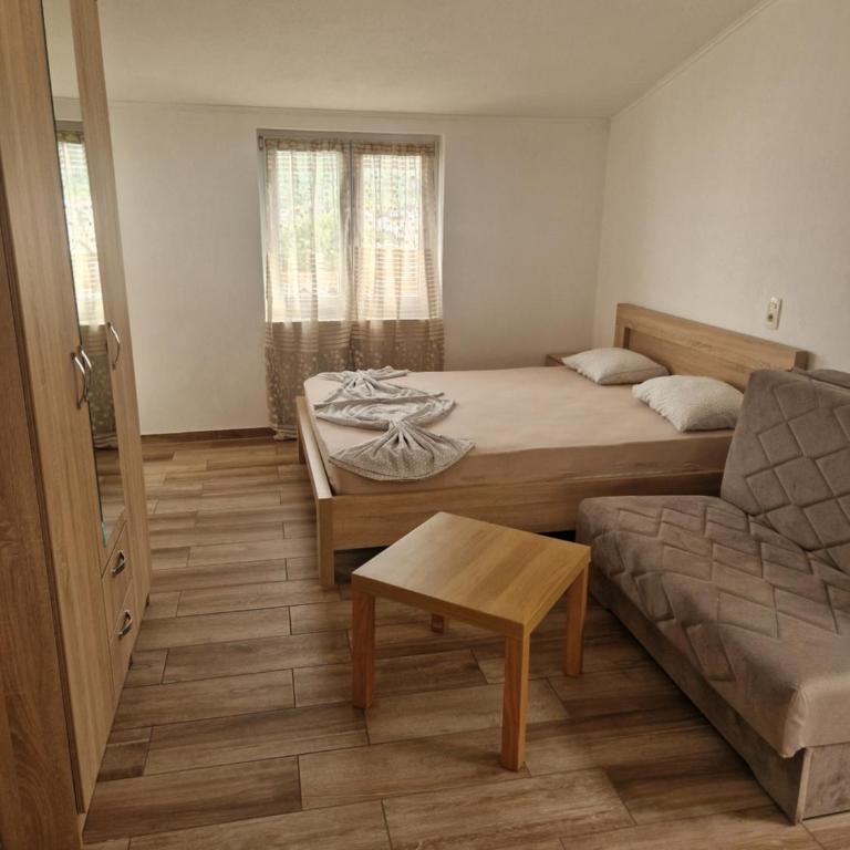 Apartmani Sijaric - Apartment with Mountain View - 3