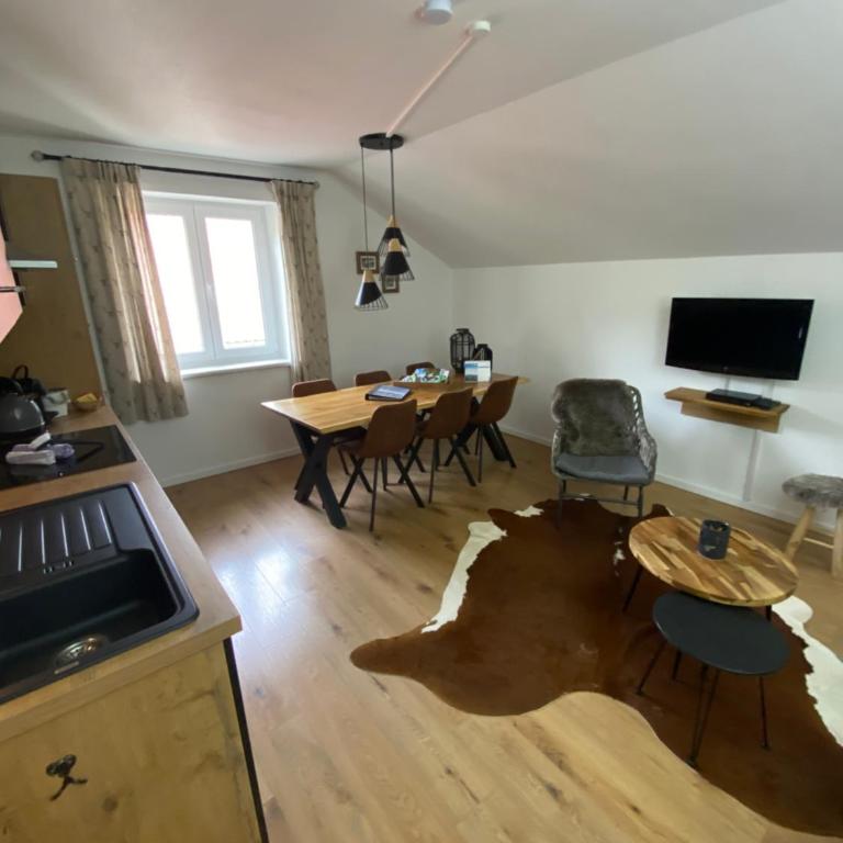Haus Alpentraum - Apartment mit 2 Schlafzimmern - 2