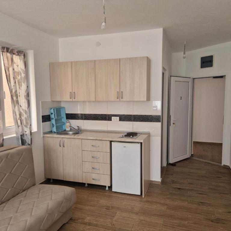 Apartmani Sijaric - Apartment with Mountain View - 3