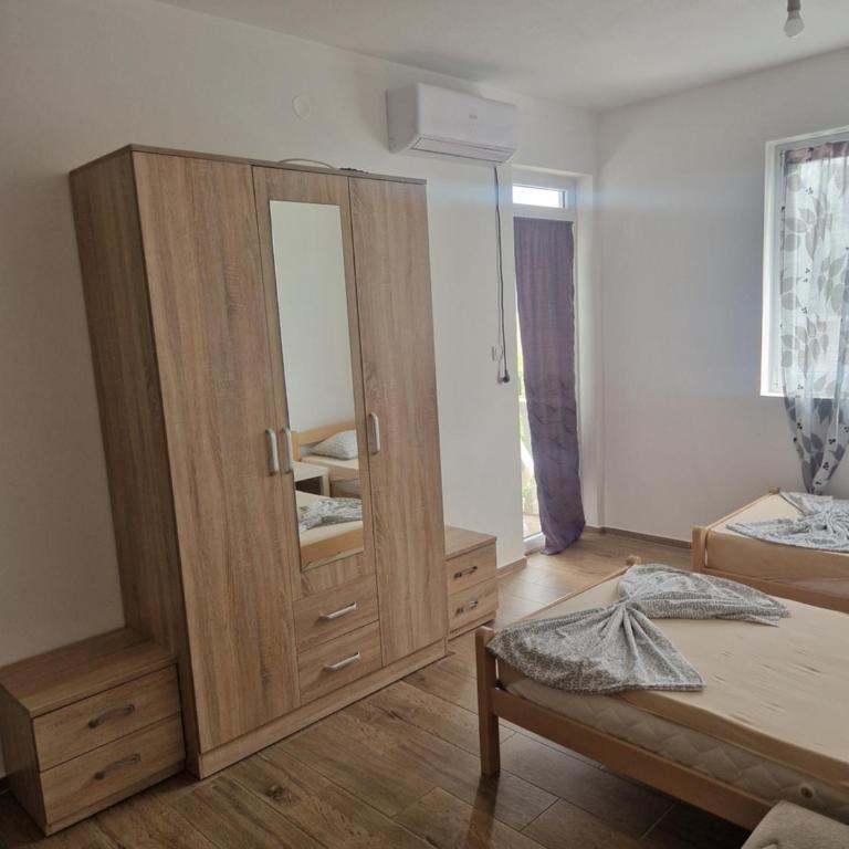 Apartmani Sijaric - Apartment with Mountain View - 1