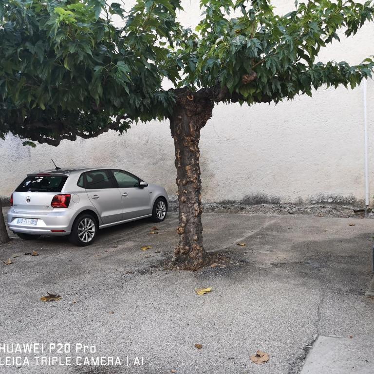 Le Pandora, proche Tour Magne, parking et terrasse - Three-Bedroom Apartment - 23