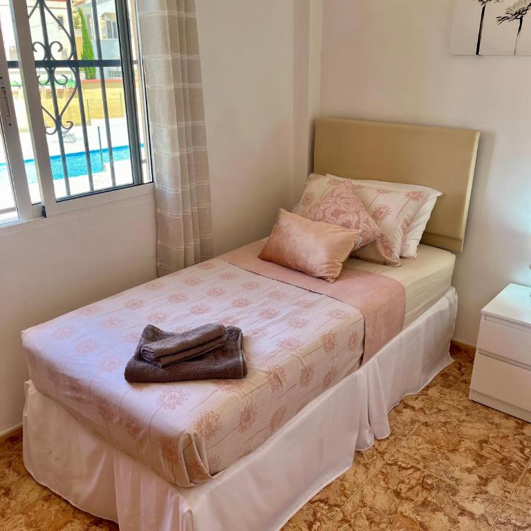 Tranquil Self Catering Golf Course Apartment - One-Bedroom Apartment - 17