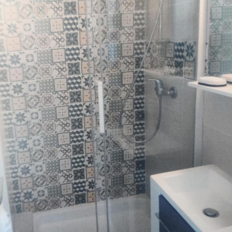 Appartement au calme T2 refait à neuf, 2 vélos, avec 2 piscines, 400 m de la mer - Appartamento con 1 Camera da Letto - 12