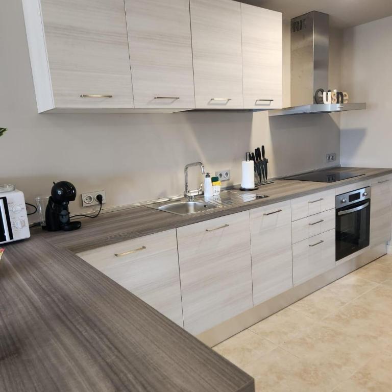 Ático esquinero con preciosas vistas al Valle del Este Golf con piscina comunitaria! - Apartamento de 3 dormitorios - 73