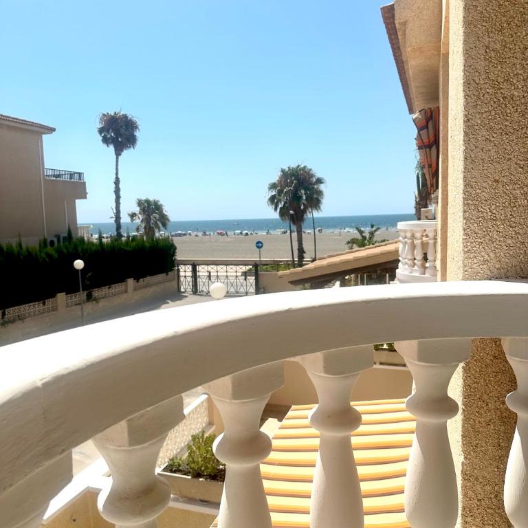 Under the Spanish Sun - House on the beach - Casa - 1