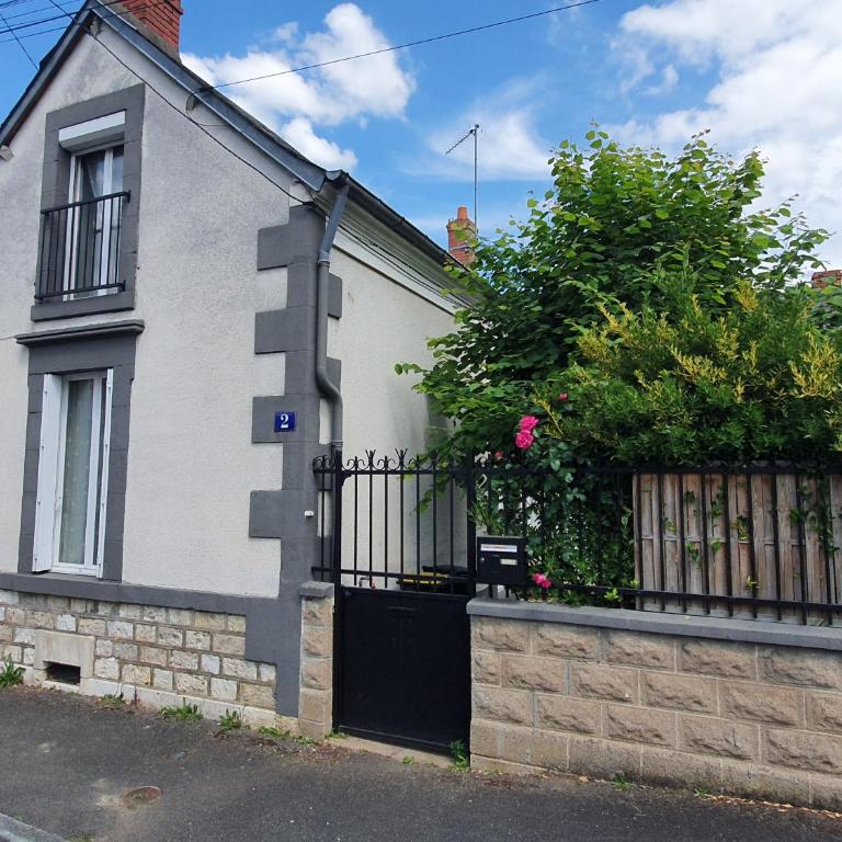 Maison de ville avec jardin à 2 pas des Marais et quelques mns du centre-ville - Maison 2 Chambres - 2