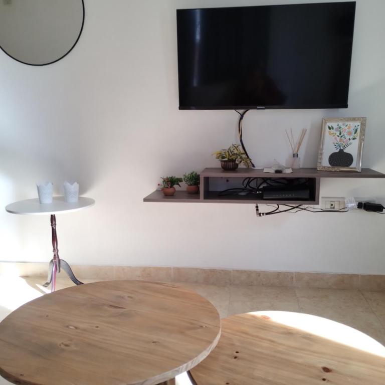 Golondrinas Suites, depto céntrico con ascensor y cochera - Apartamento de 1 dormitorio - 3
