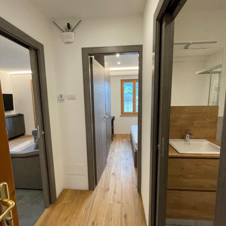 Trilocale nel centro storico di Bormio - Appartamento con 1 Camera da Letto, Balcone e Vista Montagna - 5
