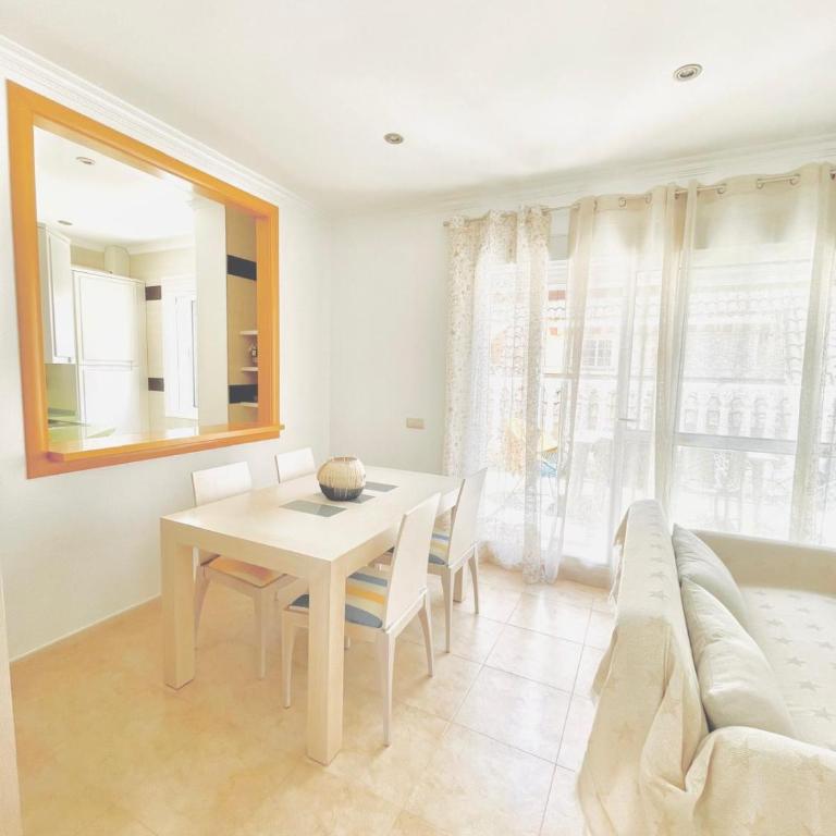 Atico apartamento y parking incluido Fuengirola - Apartamento de 1 dormitorio - 2