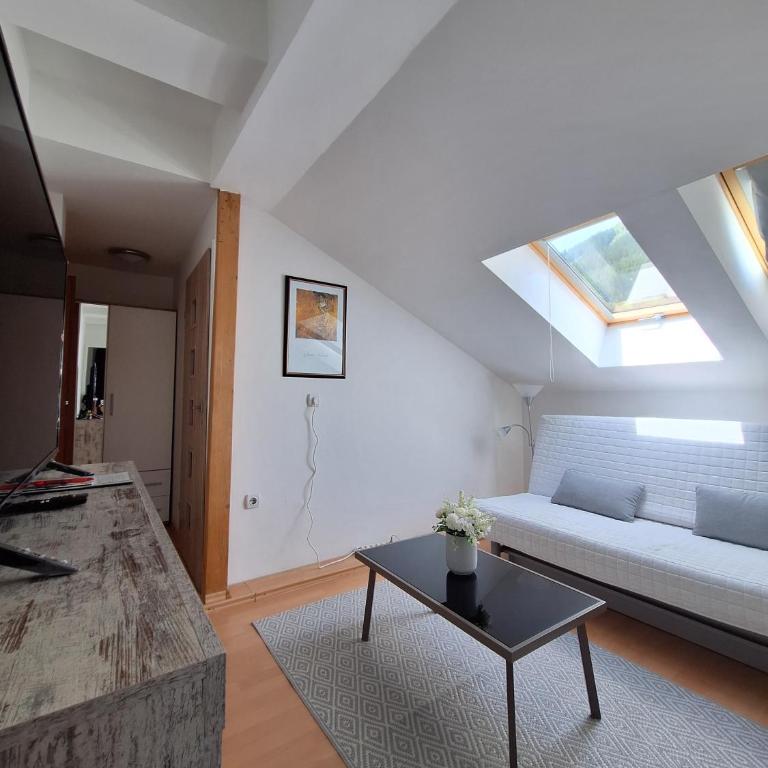 AlpenKlub Hotel - Family Room with Private Bathroom - 4