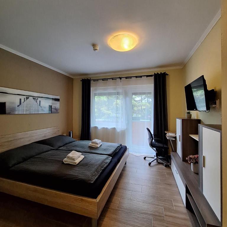 AlpenKlub Hotel - Deluxe Double Room - 3