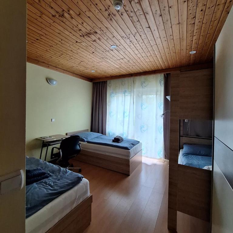 AlpenKlub Hotel - Quadruple Room with Terrace - 1