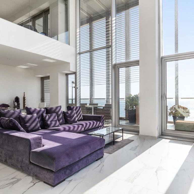 Penthouse With The Best Views! - Three-Bedroom Apartment - 9