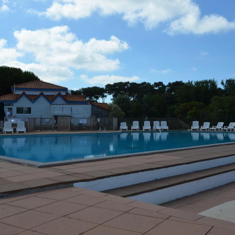 Appartement à Port Bourgenay, vue sur lac, au pied d'un parc aquatique - Appartement 1 Chambre - 25