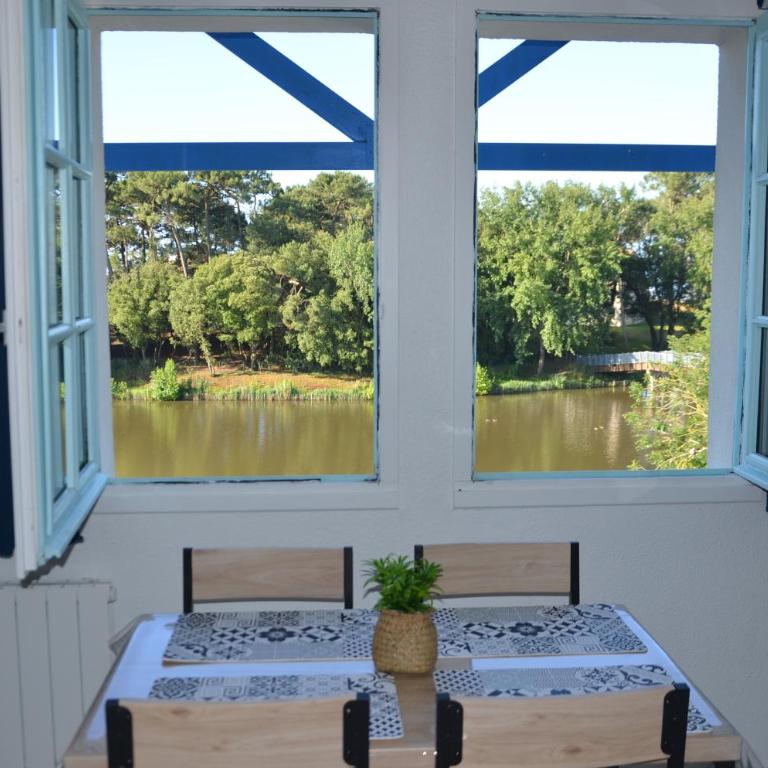 Appartement à Port Bourgenay, vue sur lac, au pied d'un parc aquatique - Appartement 1 Chambre - 12