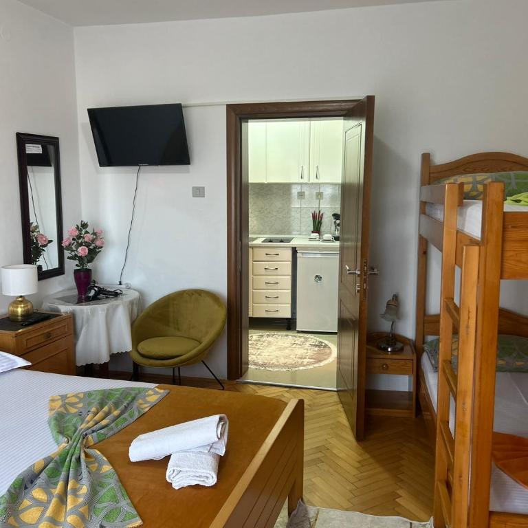 Apartments Gazi - Četvorokrevetna Soba sa Pogledom na More - 5