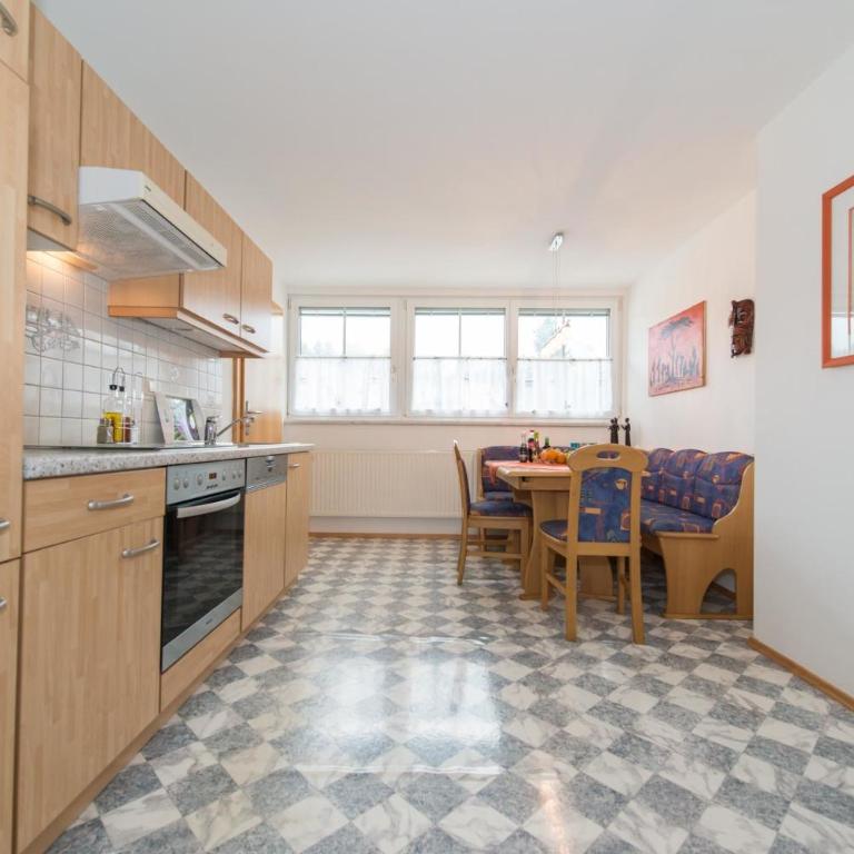 Fewo Steiner - Apartment mit Blick auf die Berge - 11