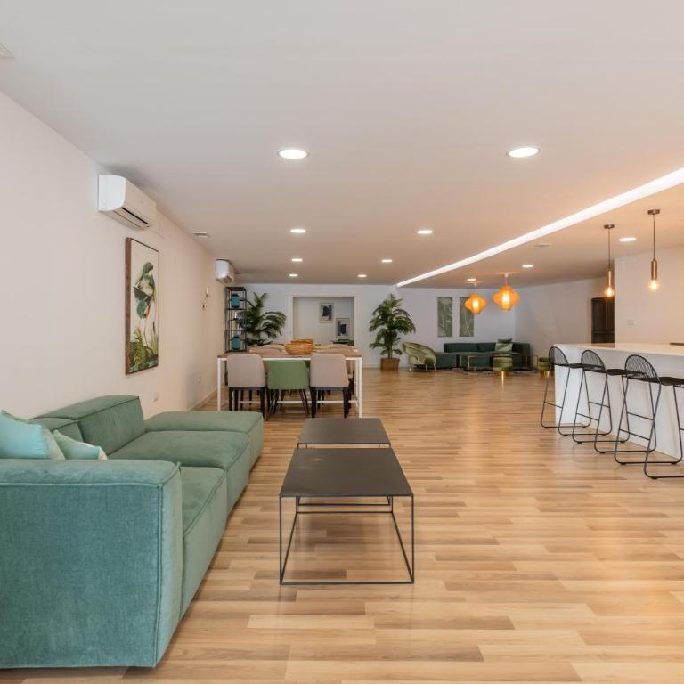 Edge Luxury Beachfront 2BR with 3 Pools, wellness, gym - Two-Bedroom Apartment - 53